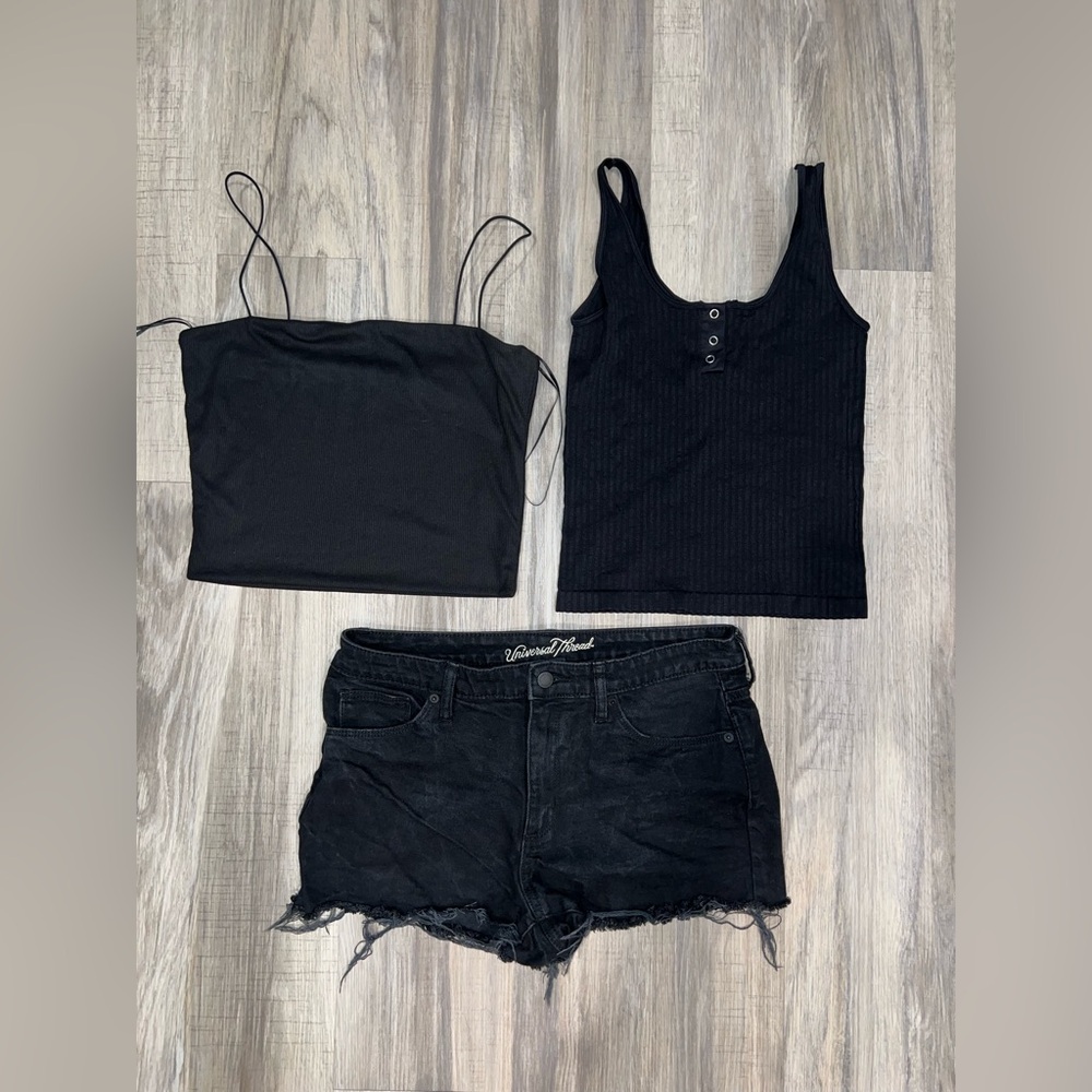 Tops and short set - Picture 2 of 12
